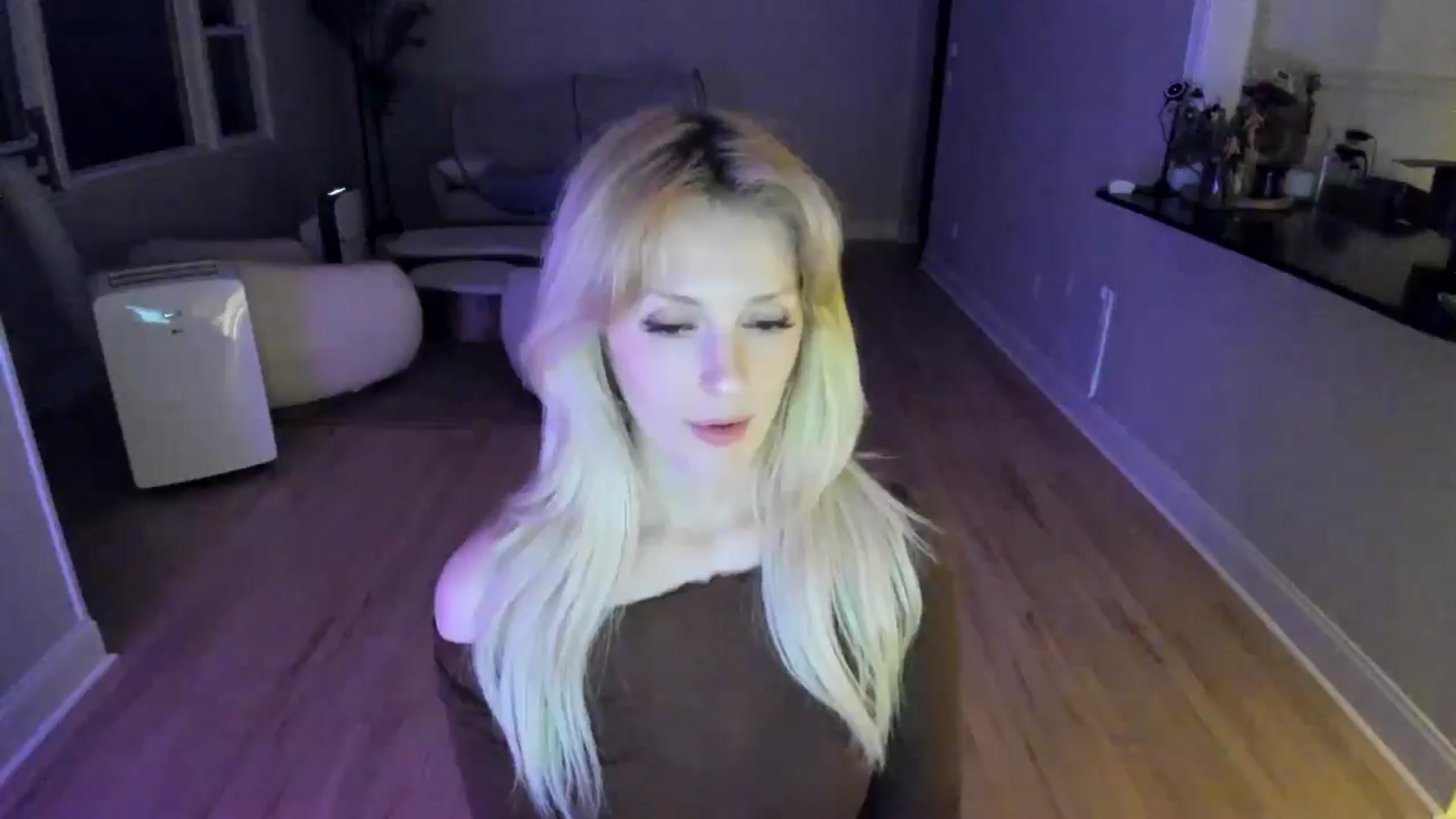 Gallery image thumbnail from Milk_Party's myfreecams stream on, 07/06/2025, 04:38 image 16 of 20