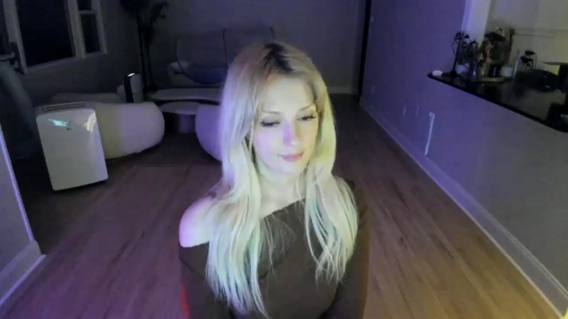 Gallery image thumbnail from Milk_Party's myfreecams stream on, 07/06/2025, 04:38 image 5 of 20
