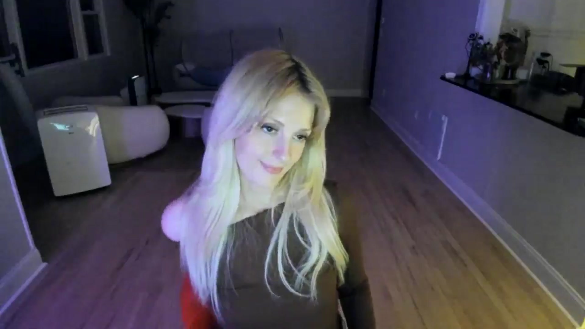 Gallery image thumbnail from Milk_Party's myfreecams stream on, 07/06/2025, 04:38 image 4 of 20