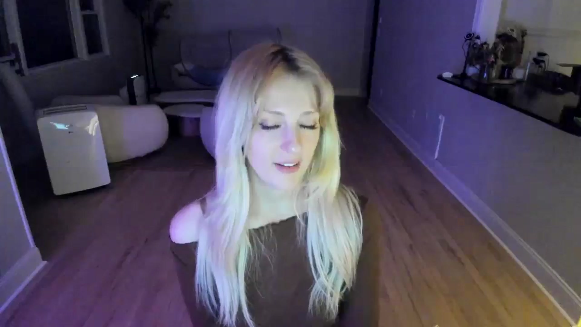 Gallery image thumbnail from Milk_Party's myfreecams stream on, 07/06/2025, 04:38 image 7 of 20