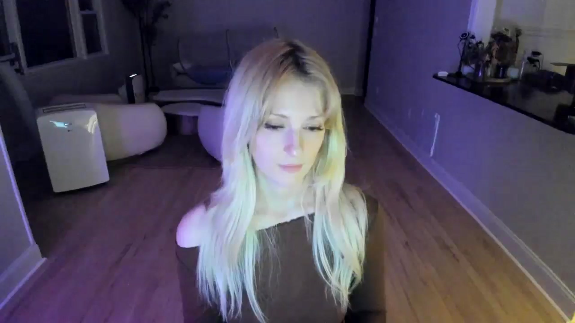 Gallery image thumbnail from Milk_Party's myfreecams stream on, 07/06/2025, 04:38 image 10 of 20