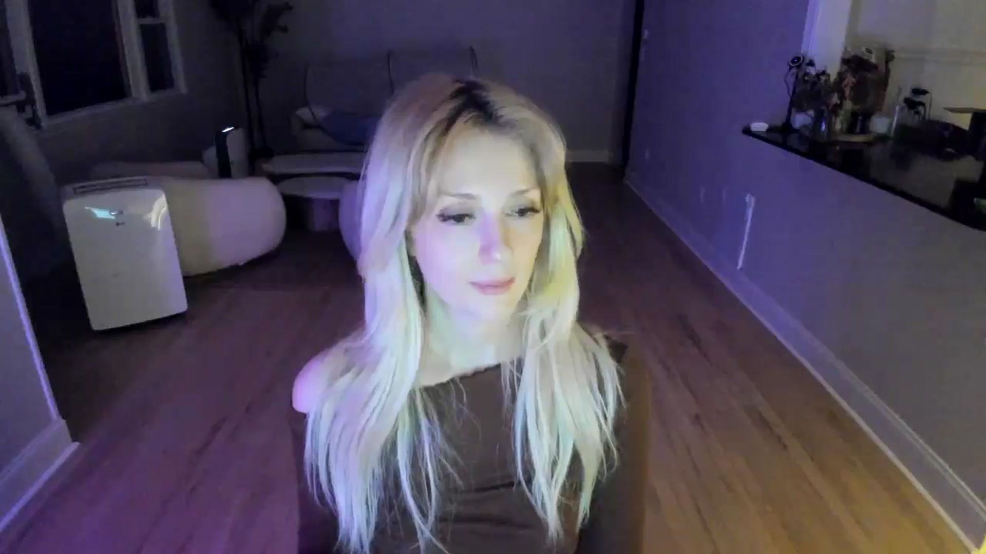 Gallery image thumbnail from Milk_Party's myfreecams stream on, 07/06/2025, 04:38 image 12 of 20