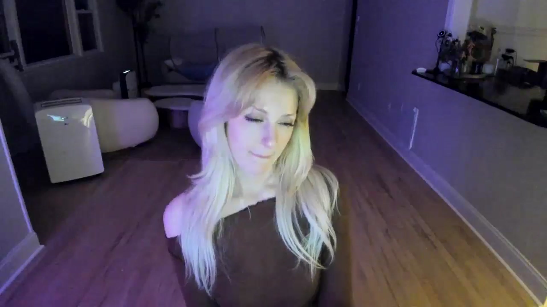 Gallery image thumbnail from Milk_Party's myfreecams stream on, 07/06/2025, 04:38 image 20 of 20