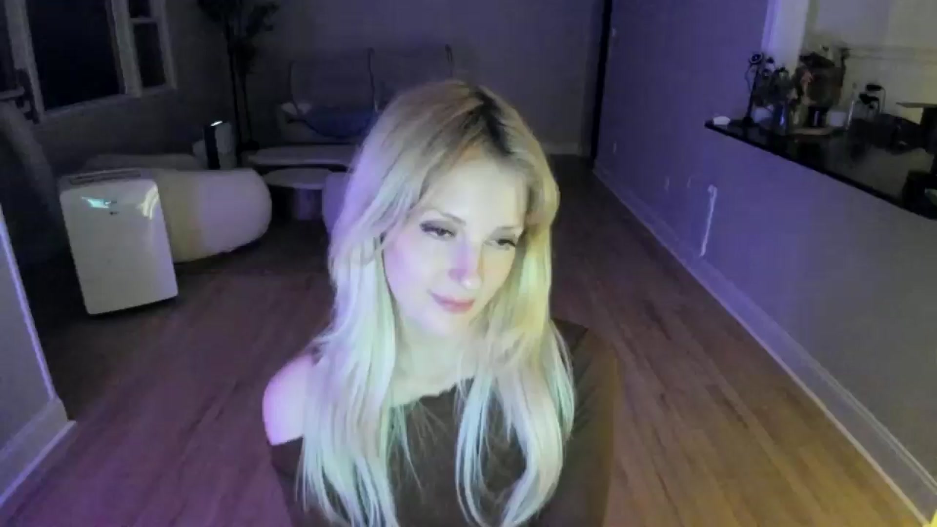 Gallery image thumbnail from Milk_Party's myfreecams stream on, 07/06/2025, 04:38 image 6 of 20