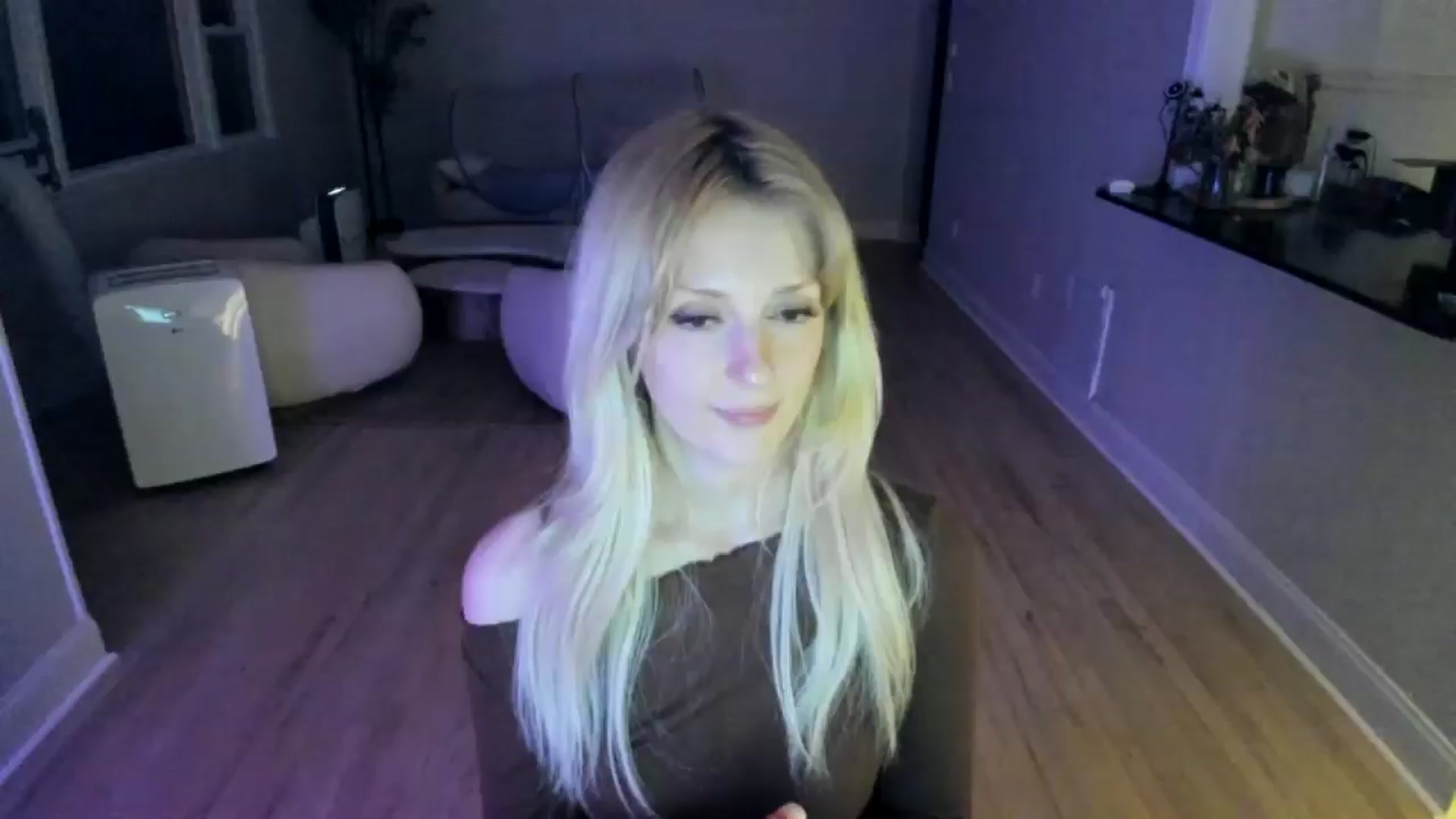 Gallery image thumbnail from Milk_Party's myfreecams stream on, 07/06/2025, 04:38 image 2 of 20