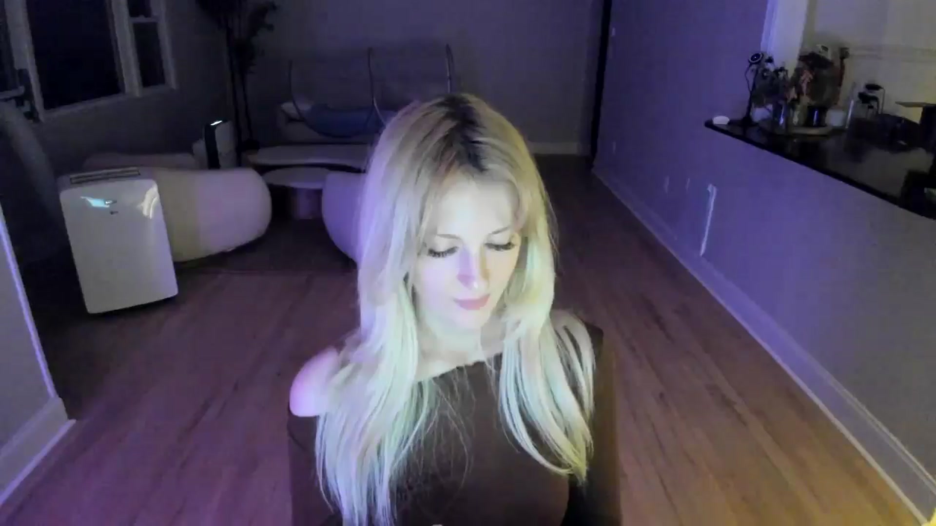 Gallery image thumbnail from Milk_Party's myfreecams stream on, 07/06/2025, 04:38 image 11 of 20