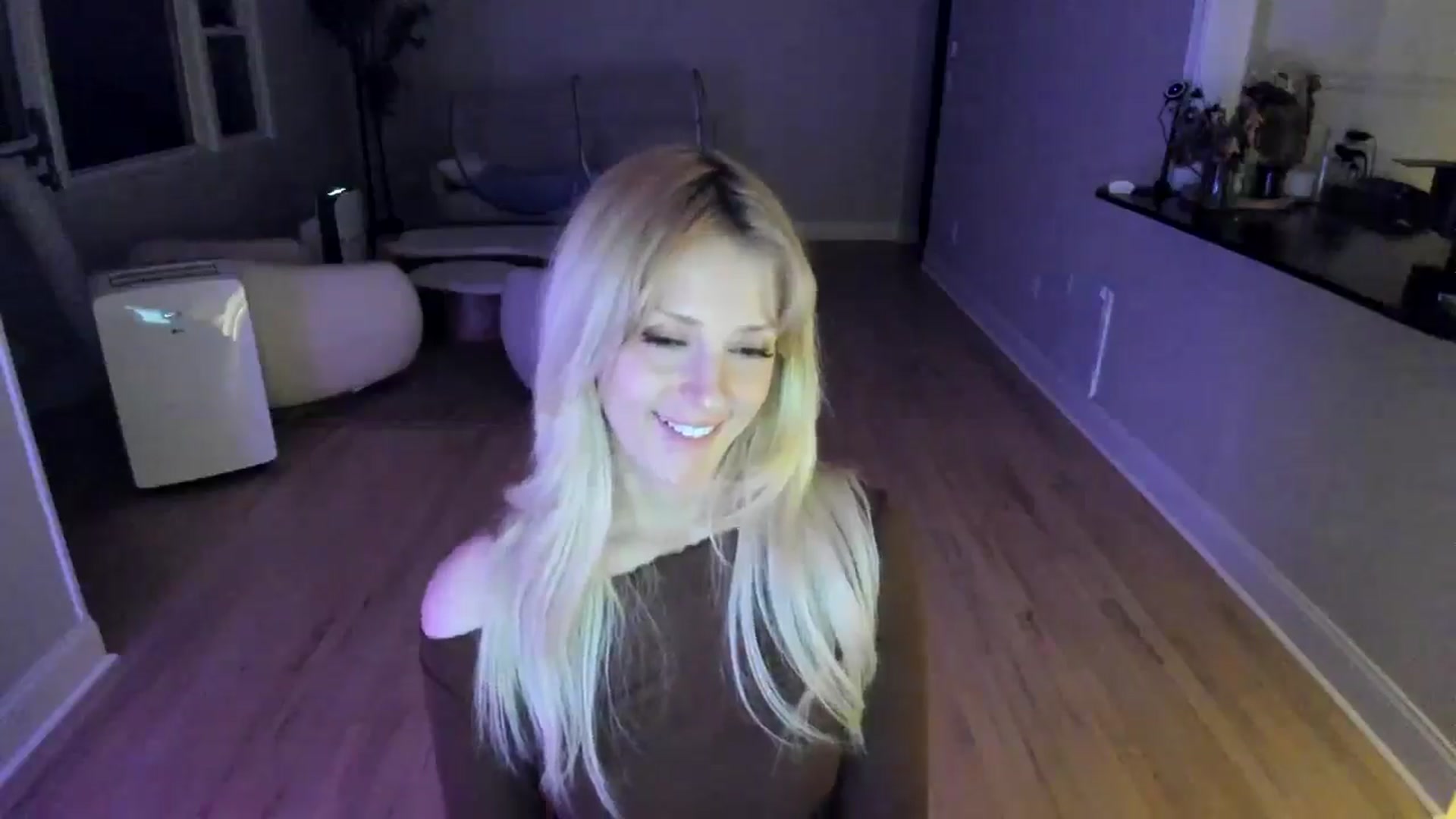 Gallery image thumbnail from Milk_Party's myfreecams stream on, 07/06/2025, 04:38 image 8 of 20