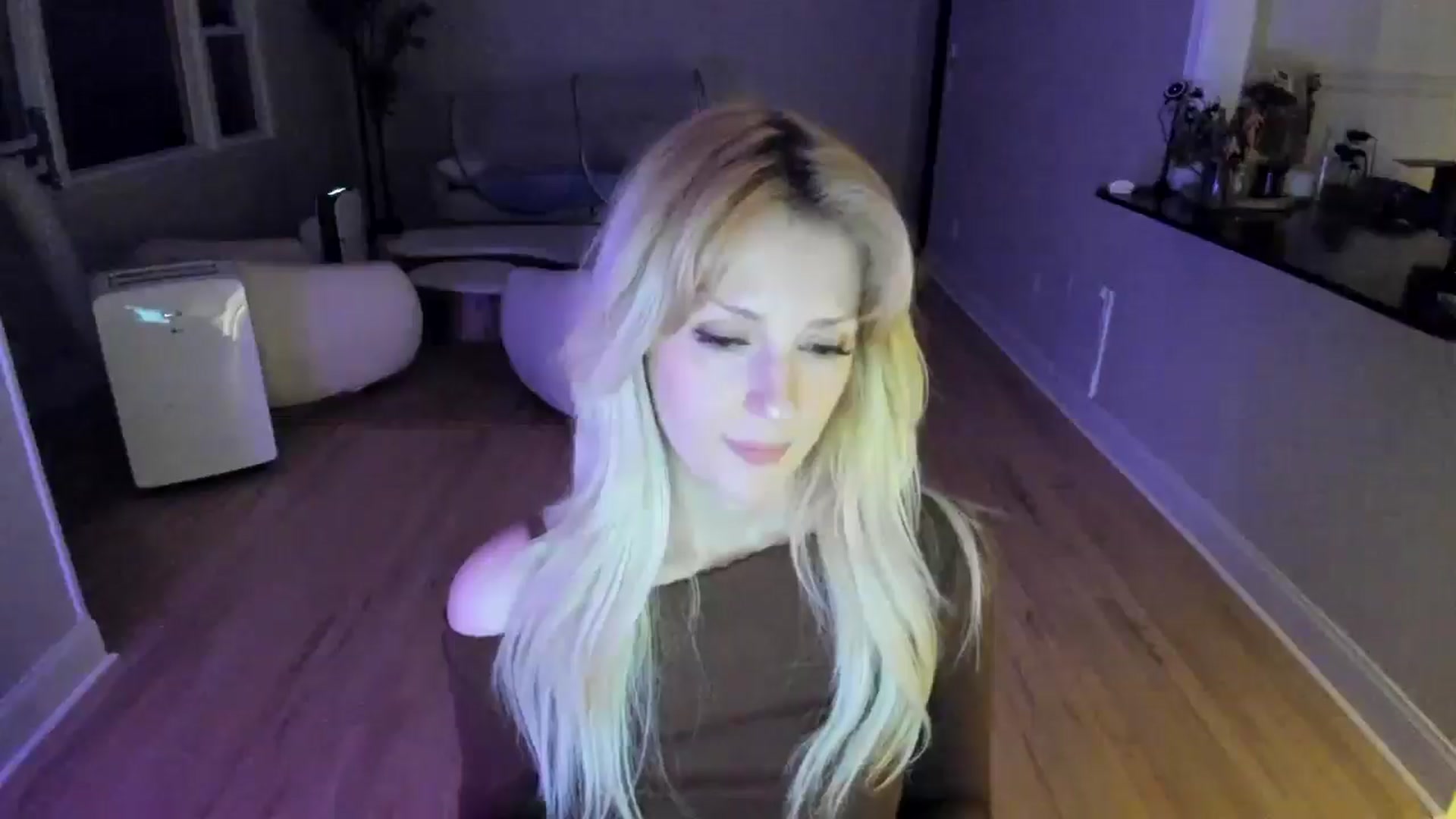 Gallery image thumbnail from Milk_Party's myfreecams stream on, 07/06/2025, 04:38 image 13 of 20