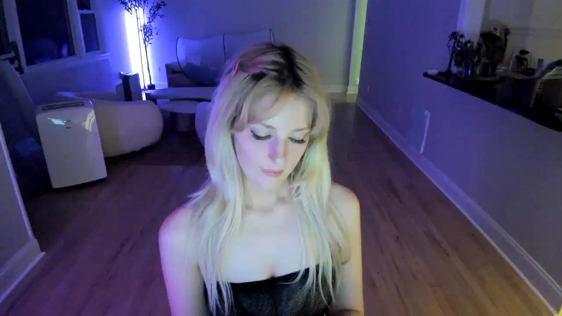 Gallery image thumbnail from Milk_Party's myfreecams stream on, 07/08/2025, 01:01 image 15 of 20