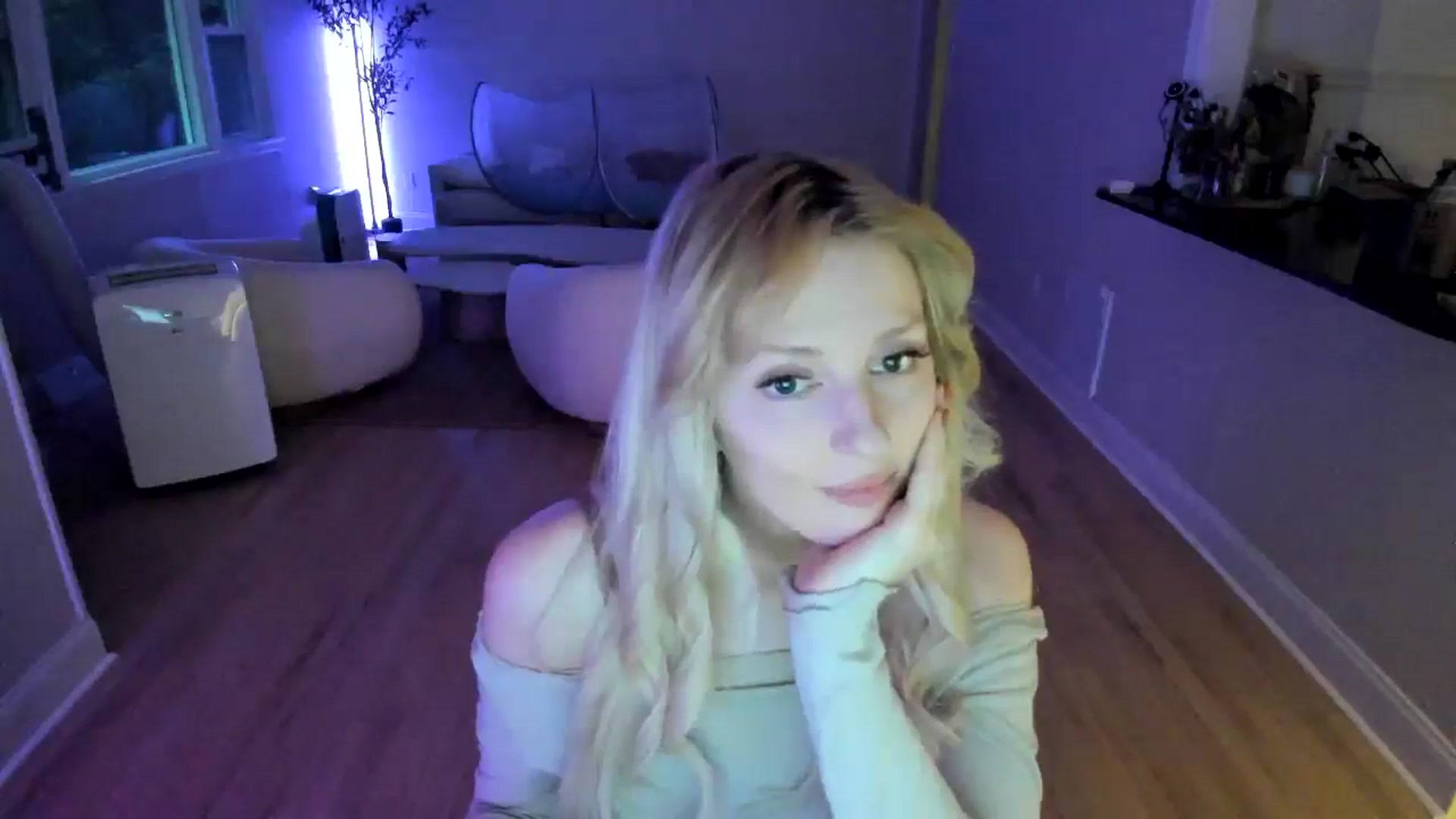 Gallery image thumbnail from Milk_Party's myfreecams stream on, 07/09/2025, 24:05 image 17 of 20