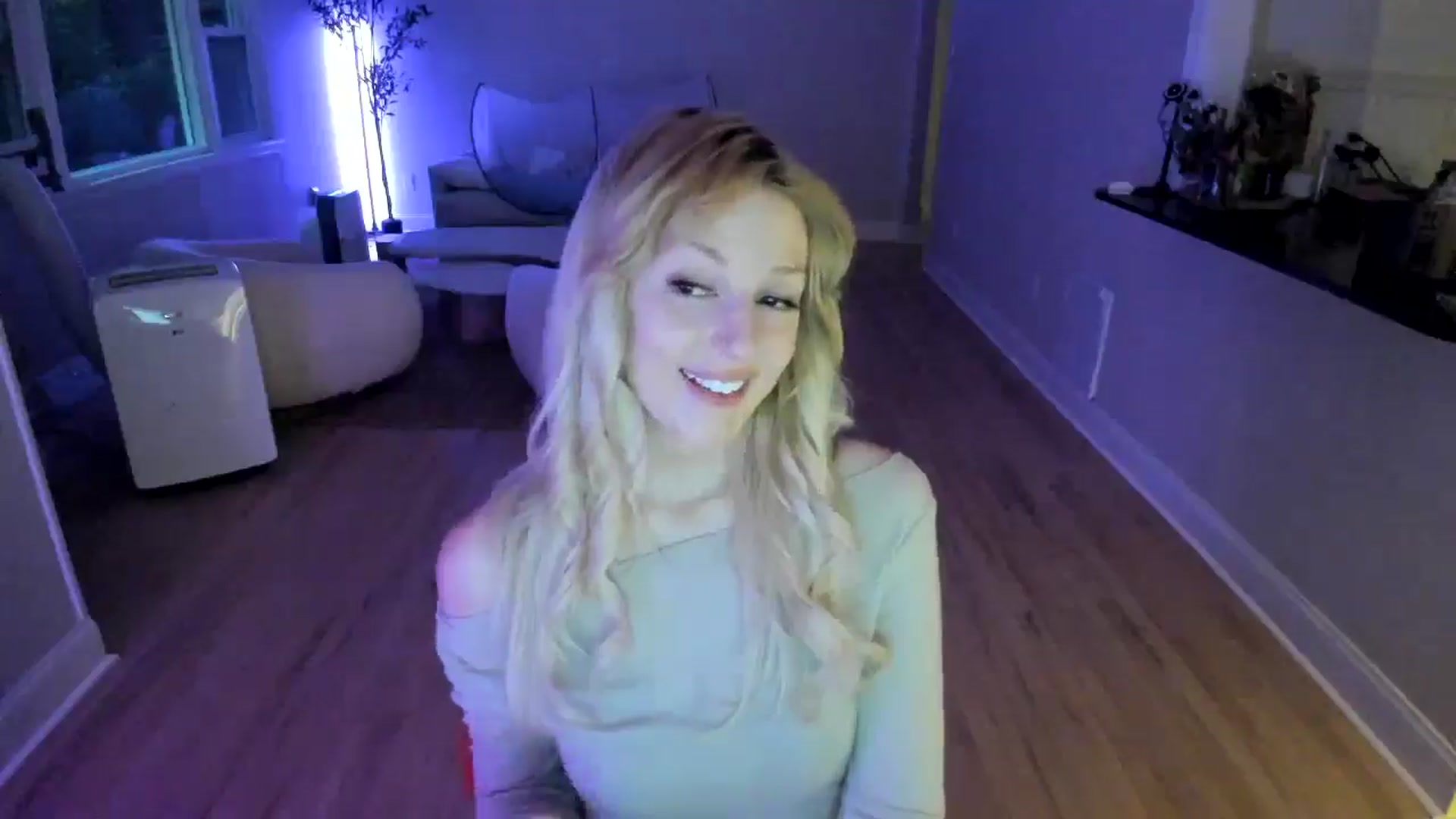 Gallery image thumbnail from Milk_Party's myfreecams stream on, 07/09/2025, 24:05 image 4 of 20