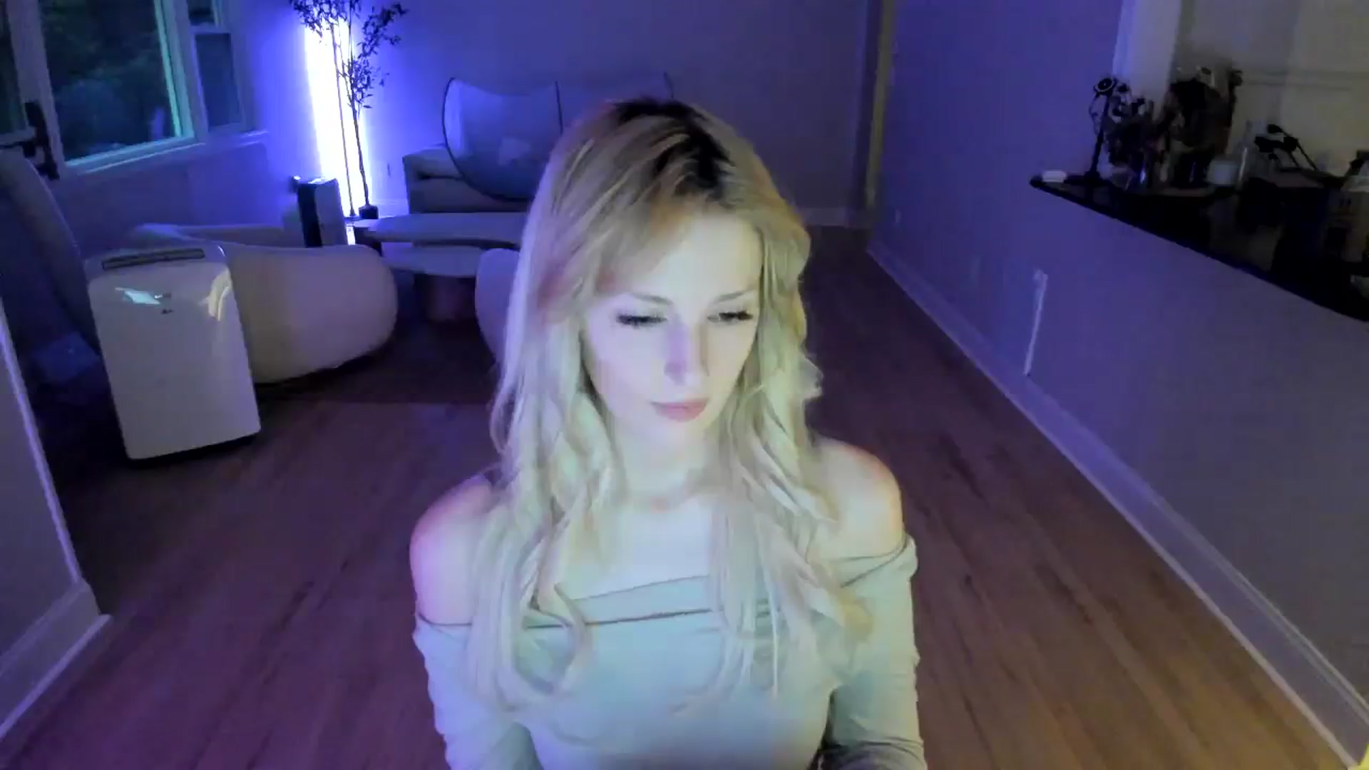 Gallery image thumbnail from Milk_Party's myfreecams stream on, 07/09/2025, 24:05 image 15 of 20