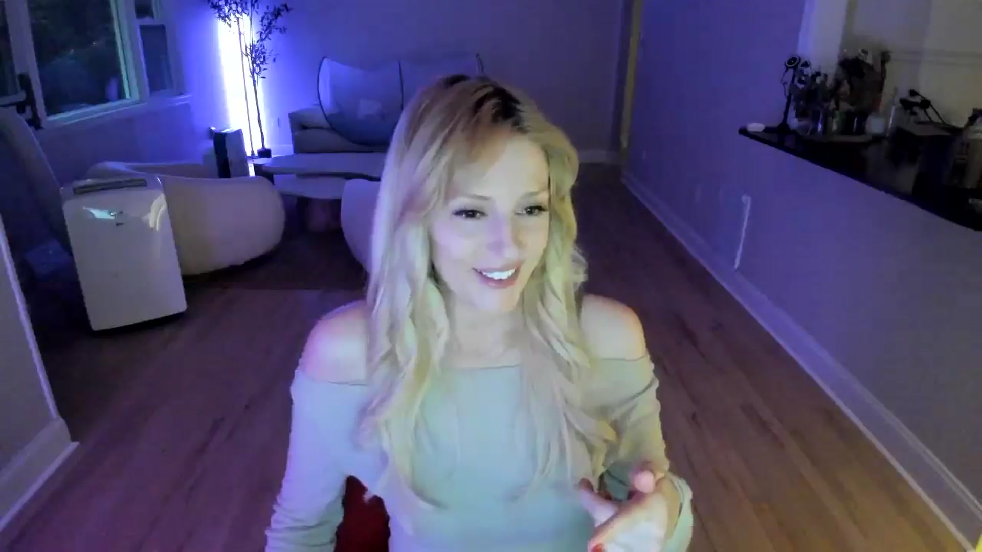 Gallery image thumbnail from Milk_Party's myfreecams stream on, 07/09/2025, 24:54 image 14 of 20