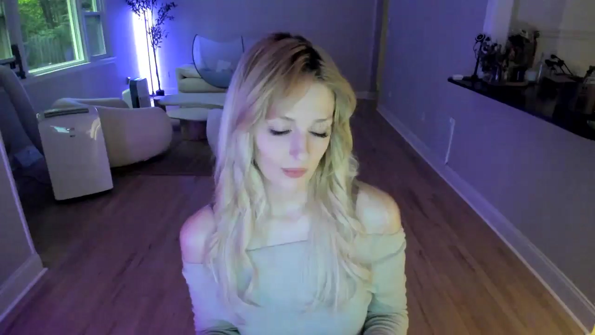 Gallery image thumbnail from Milk_Party's myfreecams stream on, 07/09/2025, 24:54 image 4 of 20