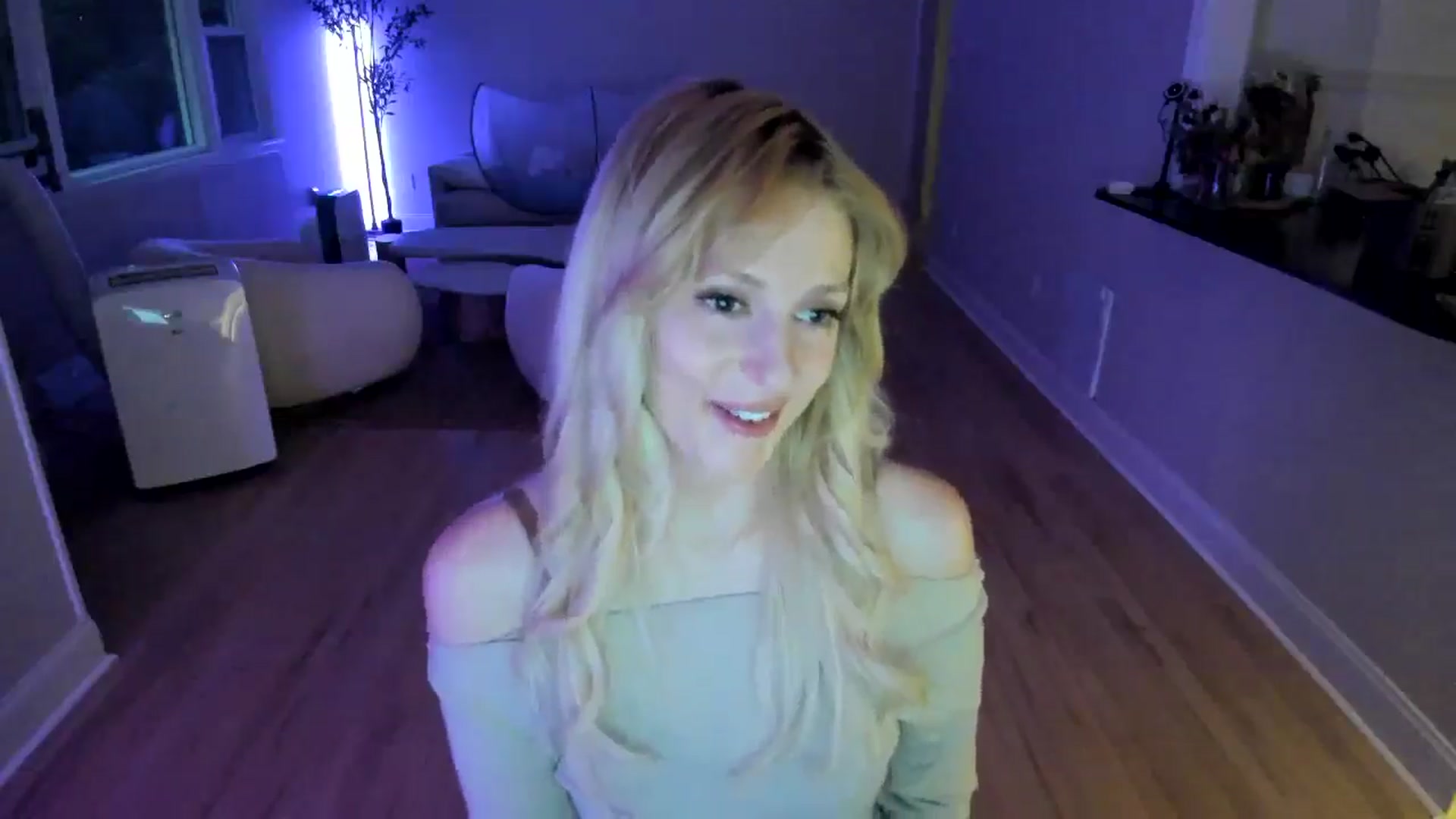Gallery image thumbnail from Milk_Party's myfreecams stream on, 07/09/2025, 24:54 image 15 of 20