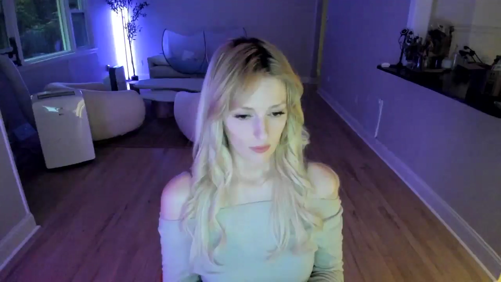 Gallery image thumbnail from Milk_Party's myfreecams stream on, 07/09/2025, 24:54 image 12 of 20