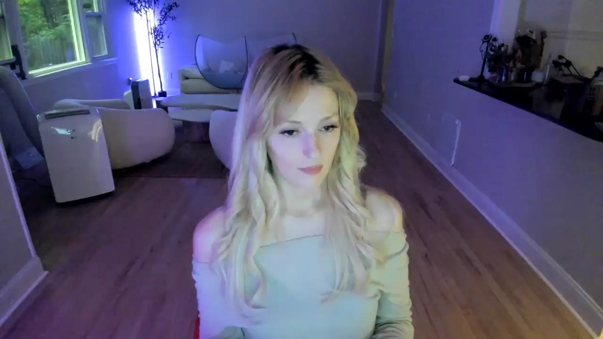 Gallery image thumbnail from Milk_Party's myfreecams stream on, 07/09/2025, 24:54 image 8 of 20