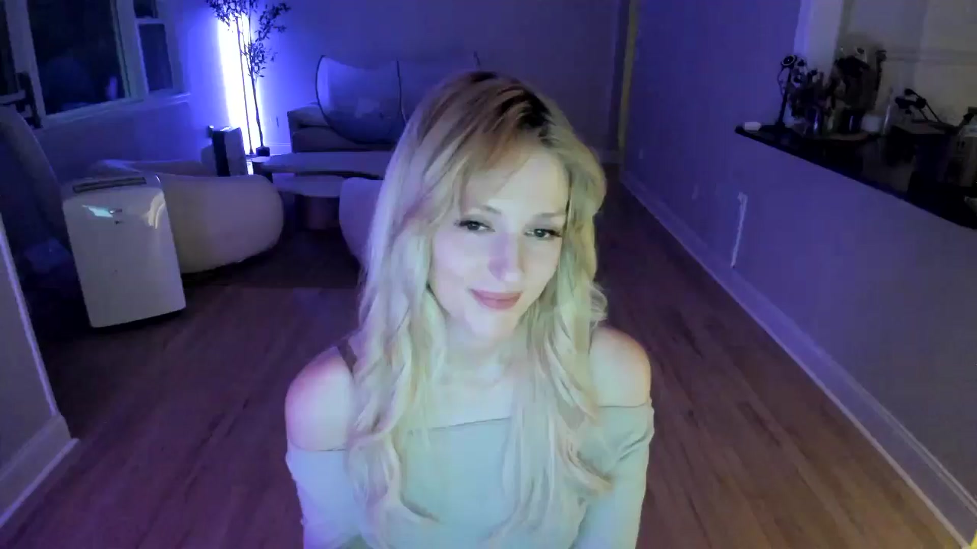 Gallery image thumbnail from Milk_Party's myfreecams stream on, 07/09/2025, 24:54 image 18 of 20