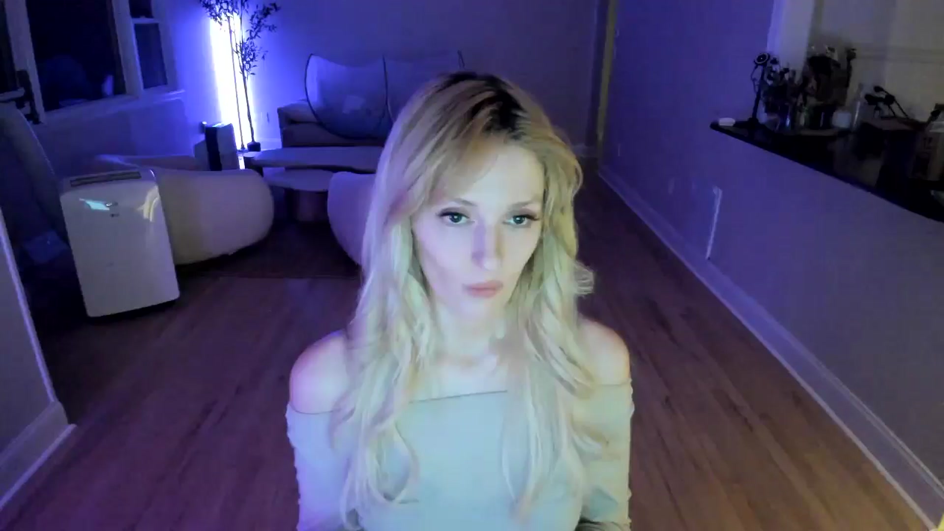Gallery image thumbnail from Milk_Party's myfreecams stream on, 07/09/2025, 04:38 image 15 of 20