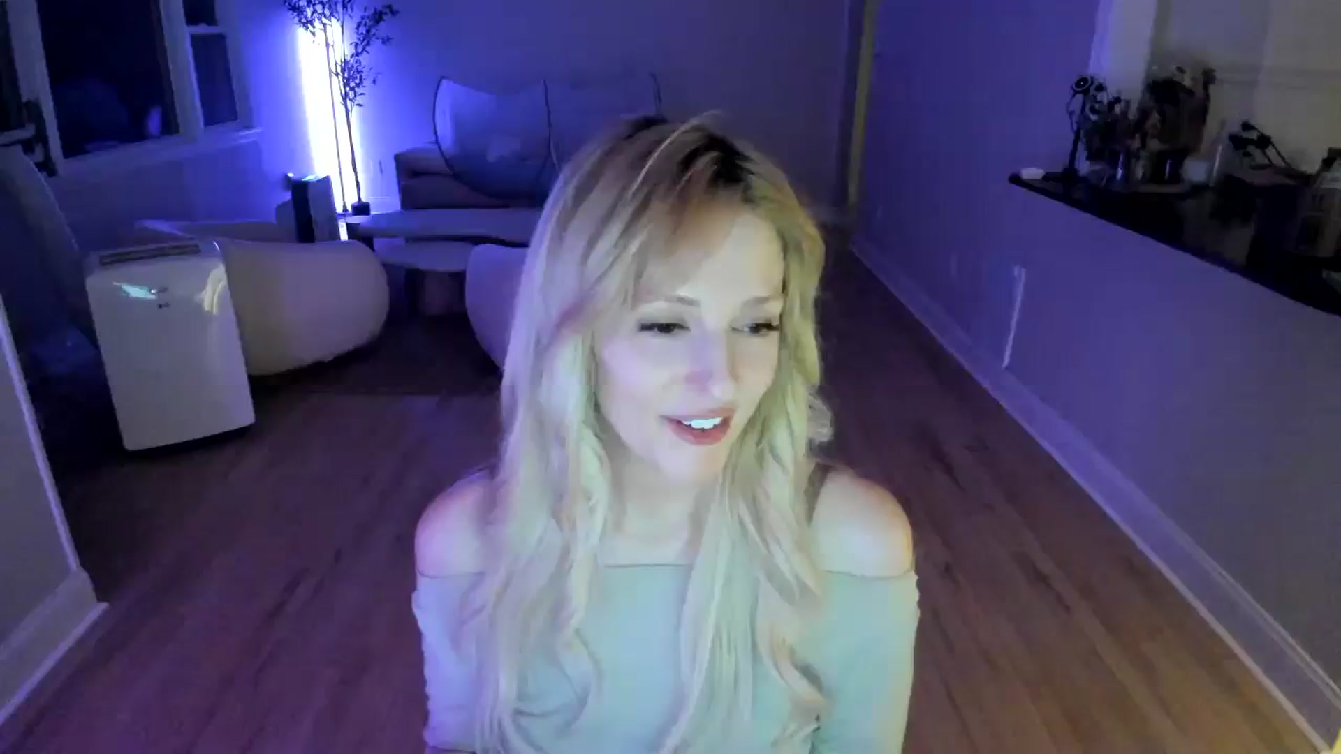 Gallery image thumbnail from Milk_Party's myfreecams stream on, 07/09/2025, 04:38 image 16 of 20