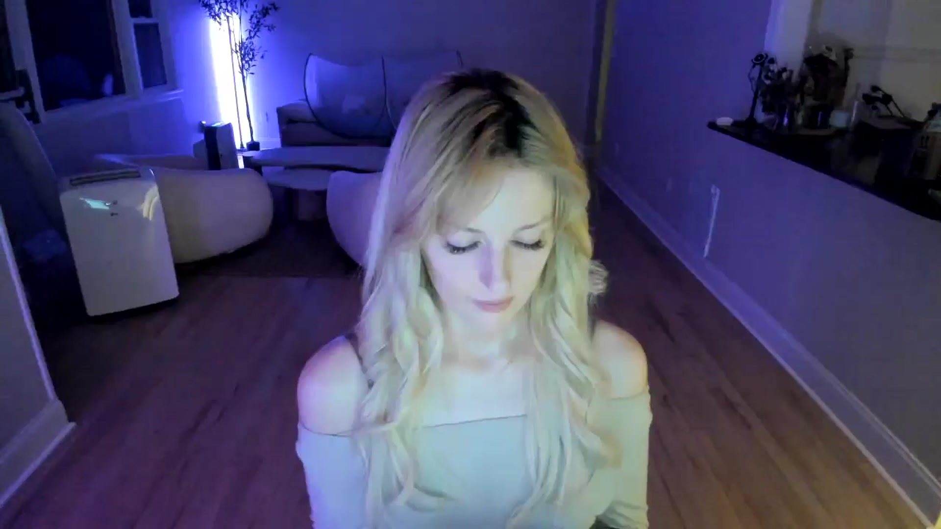 Gallery image thumbnail from Milk_Party's myfreecams stream on, 07/09/2025, 04:38 image 2 of 20