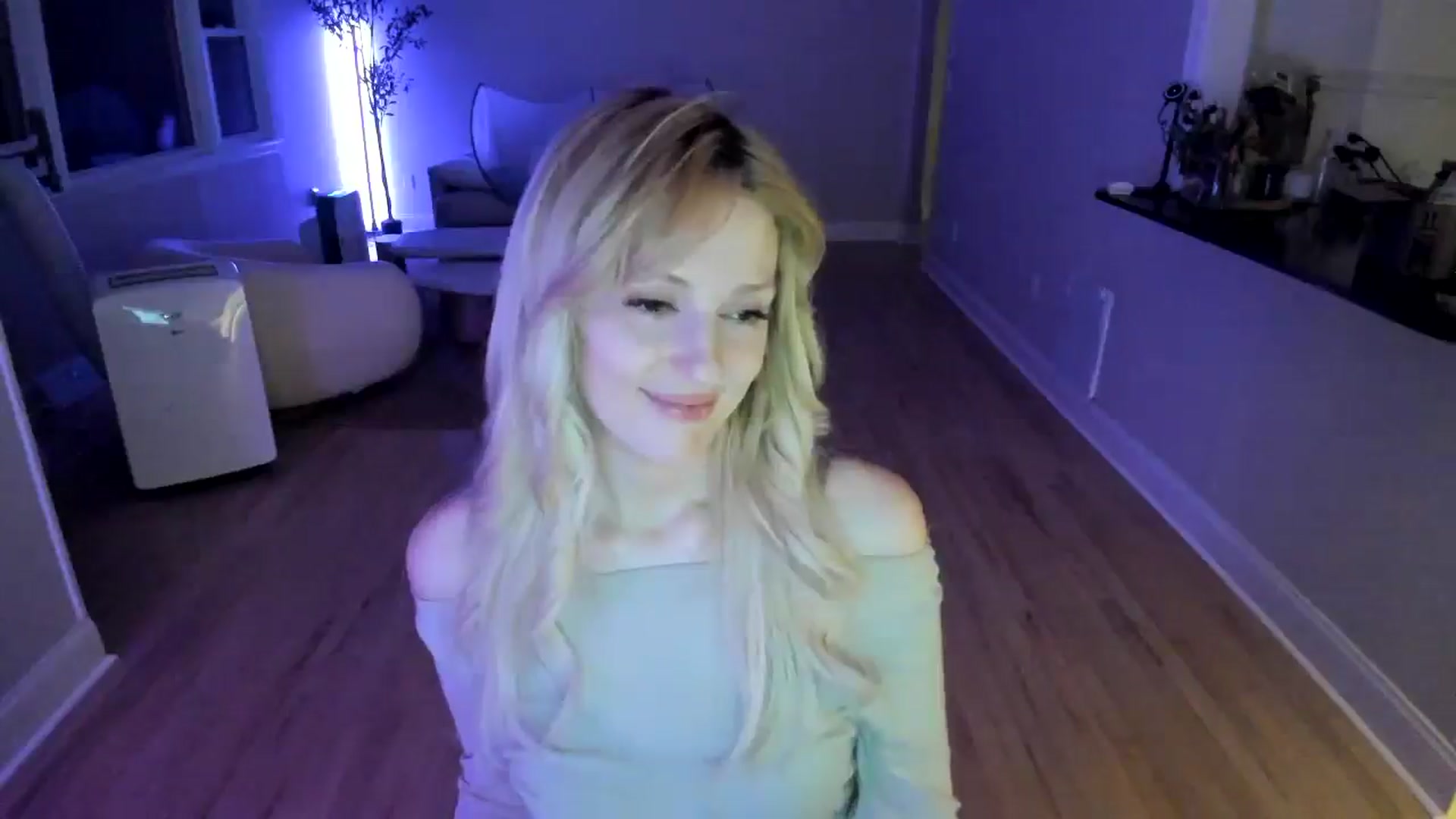 Gallery image thumbnail from Milk_Party's myfreecams stream on, 07/09/2025, 04:38 image 17 of 20