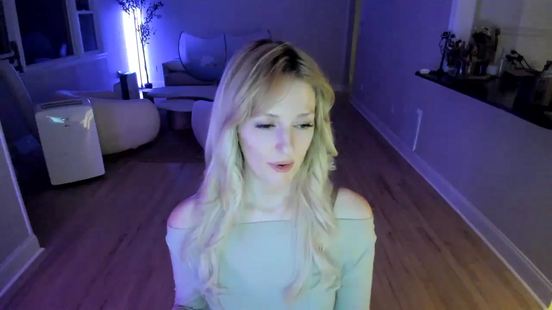 Gallery image thumbnail from Milk_Party's myfreecams stream on, 07/09/2025, 04:38 image 19 of 20