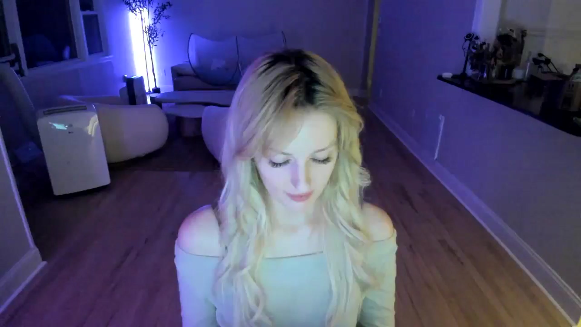 Gallery image thumbnail from Milk_Party's myfreecams stream on, 07/09/2025, 04:38 image 9 of 20