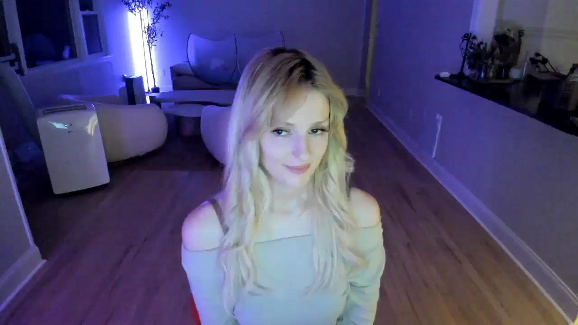 Gallery image thumbnail from Milk_Party's myfreecams stream on, 07/09/2025, 04:38 image 3 of 20