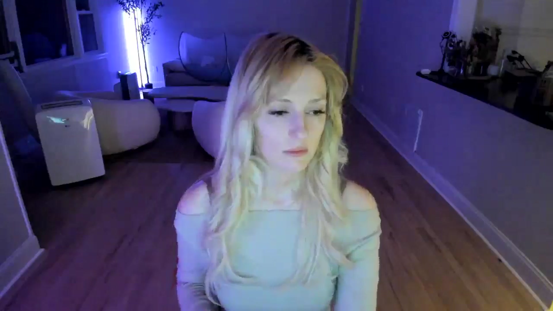 Gallery image thumbnail from Milk_Party's myfreecams stream on, 07/09/2025, 04:38 image 5 of 20