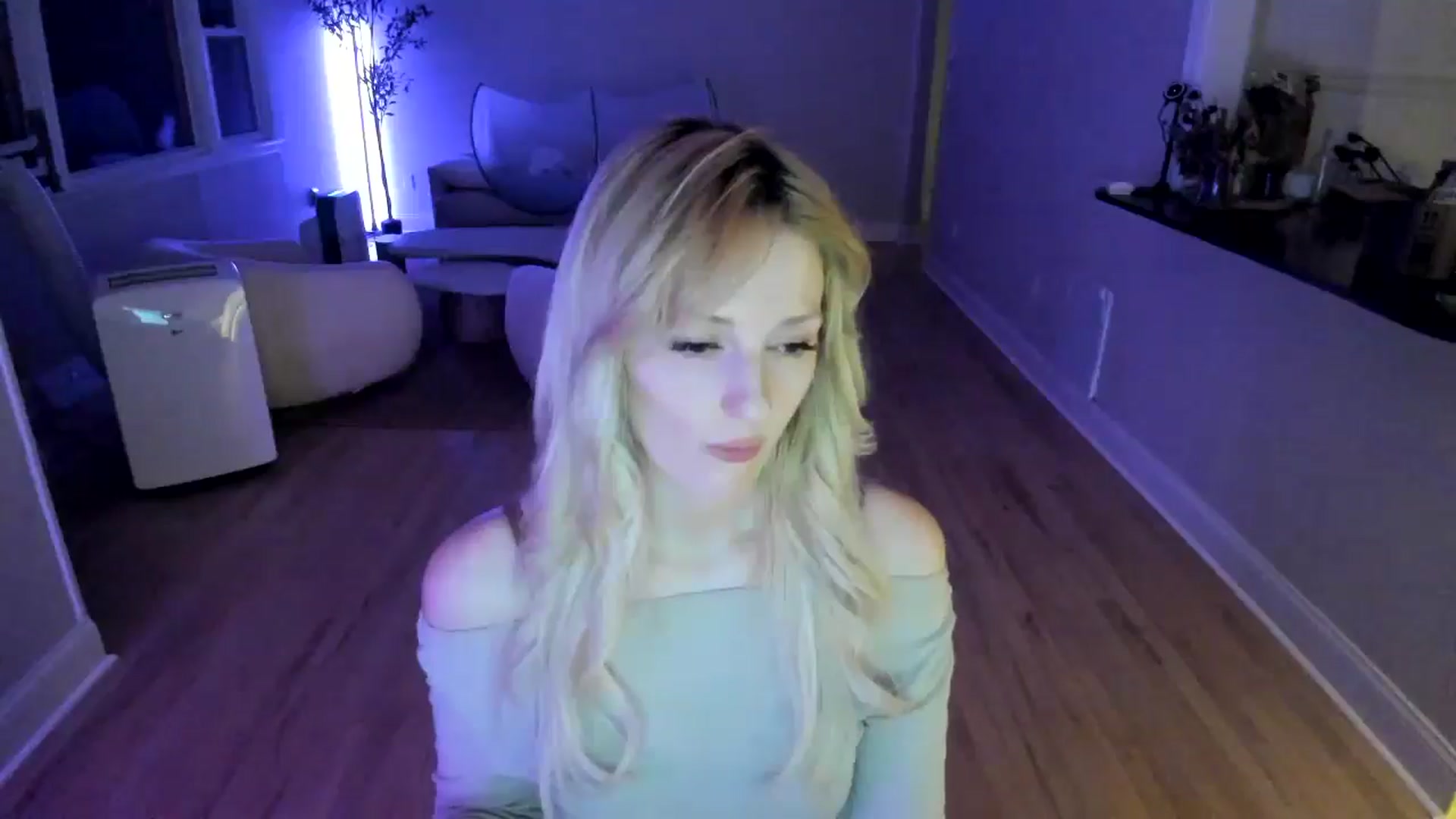 Gallery image thumbnail from Milk_Party's myfreecams stream on, 07/09/2025, 04:38 image 18 of 20