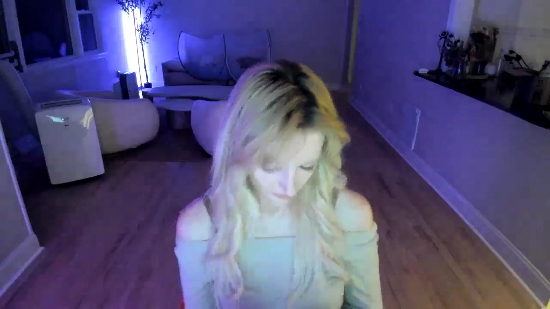 Gallery image thumbnail from Milk_Party's myfreecams stream on, 07/09/2025, 04:38 image 6 of 20