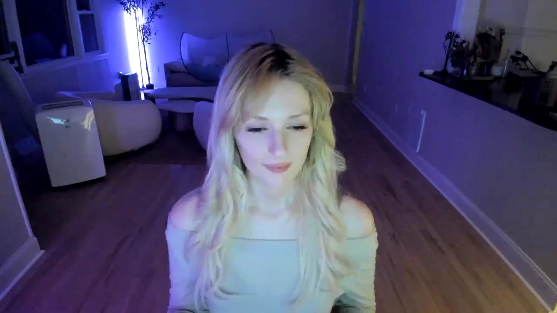 Gallery image thumbnail from Milk_Party's myfreecams stream on, 07/09/2025, 04:38 image 12 of 20