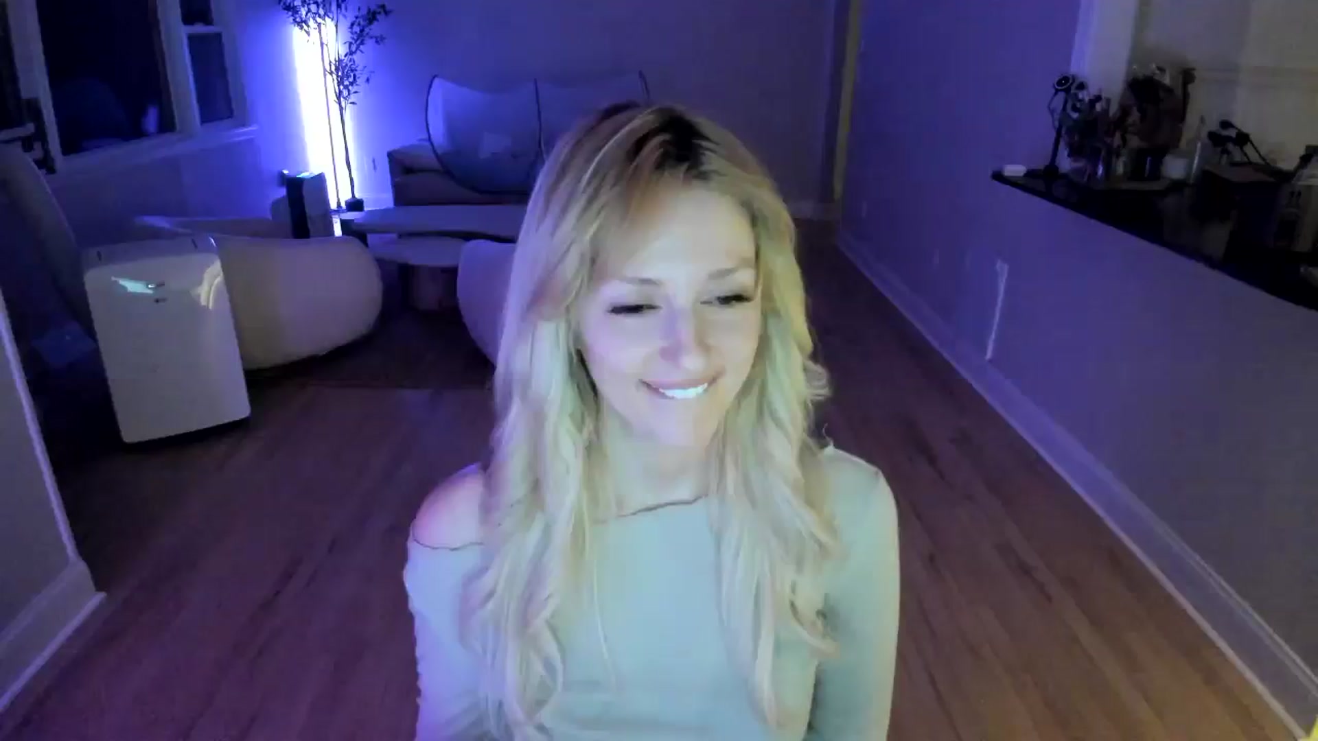 Gallery image thumbnail from Milk_Party's myfreecams stream on, 07/09/2025, 05:53 image 2 of 20