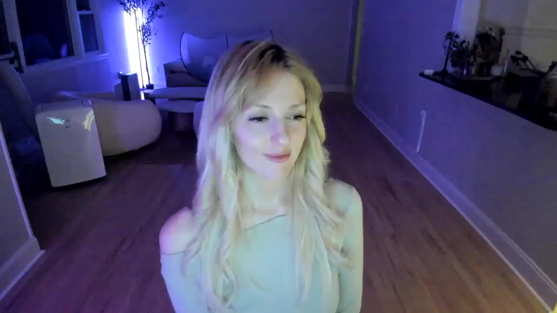 Gallery image thumbnail from Milk_Party's myfreecams stream on, 07/09/2025, 05:53 image 17 of 20