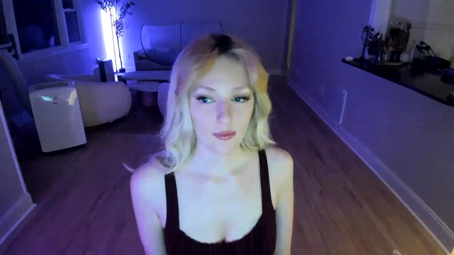 Gallery image thumbnail from Milk_Party's myfreecams stream on, 07/11/2025, 02:58 image 2 of 20