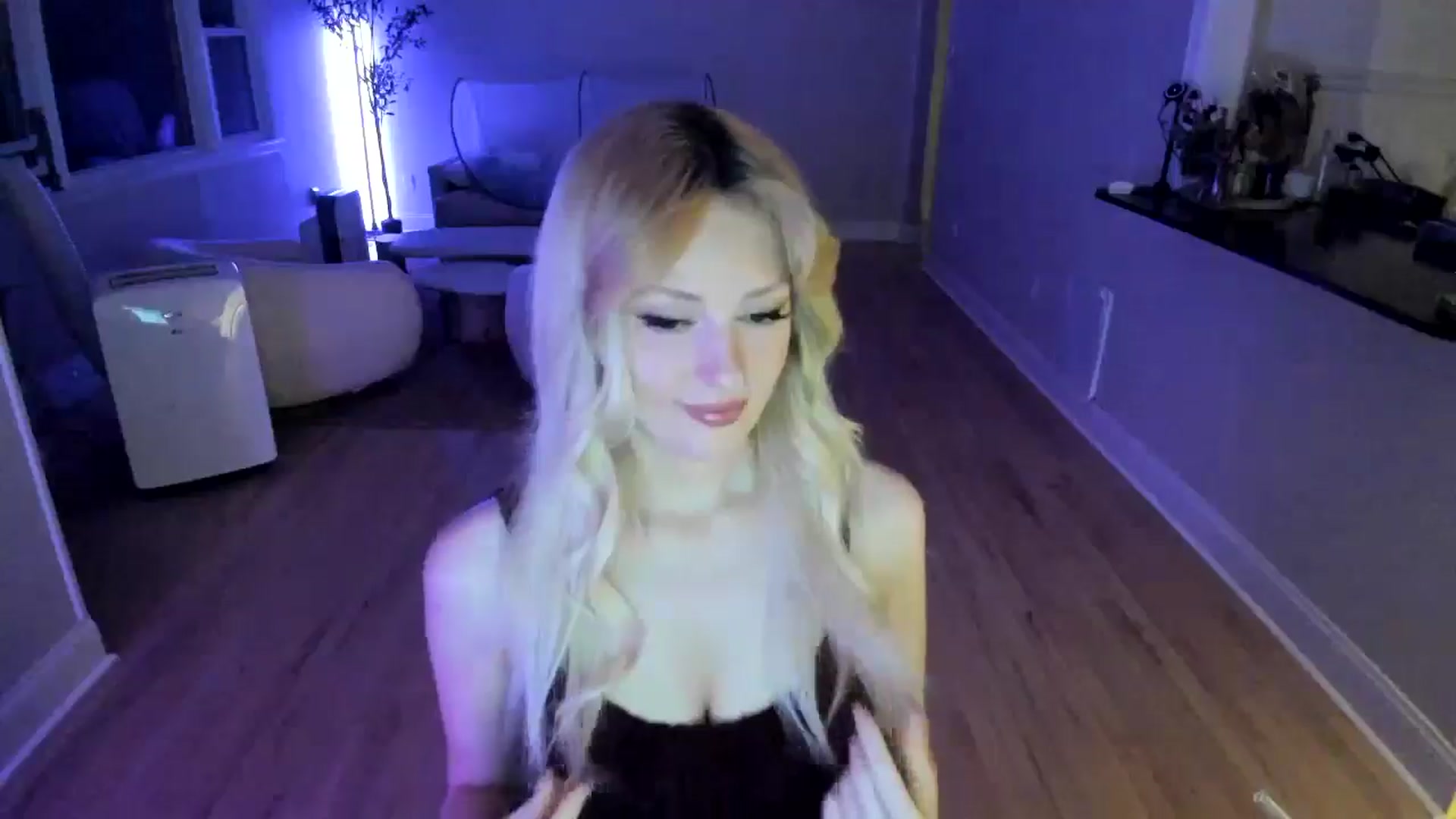 Gallery image thumbnail from Milk_Party's myfreecams stream on, 07/11/2025, 02:58 image 6 of 20