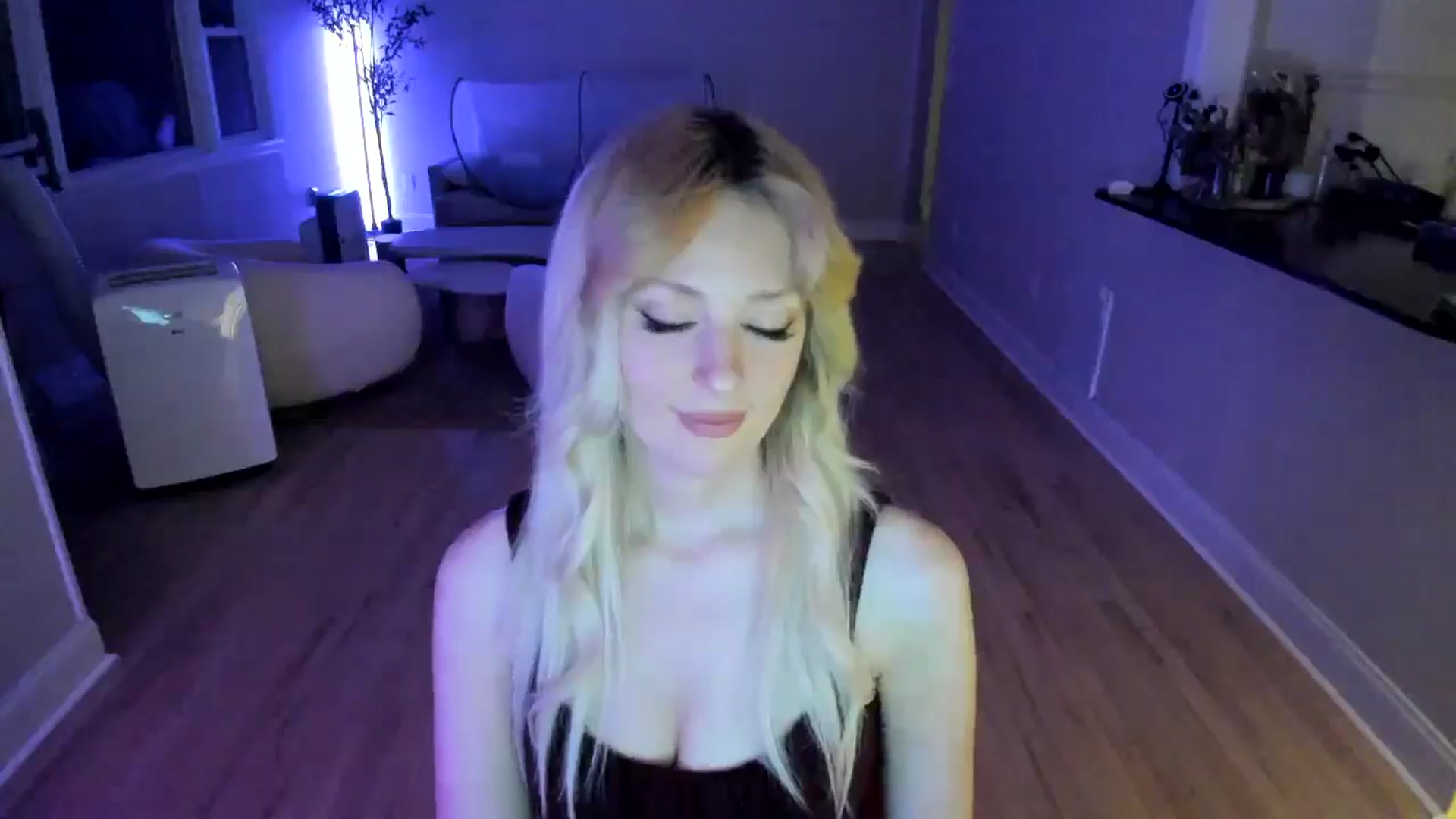 Gallery image thumbnail from Milk_Party's myfreecams stream on, 07/11/2025, 03:56 image 13 of 20
