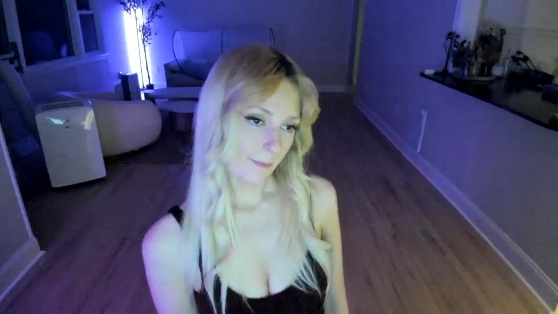 Gallery image thumbnail from Milk_Party's myfreecams stream on, 07/11/2025, 03:56 image 6 of 20