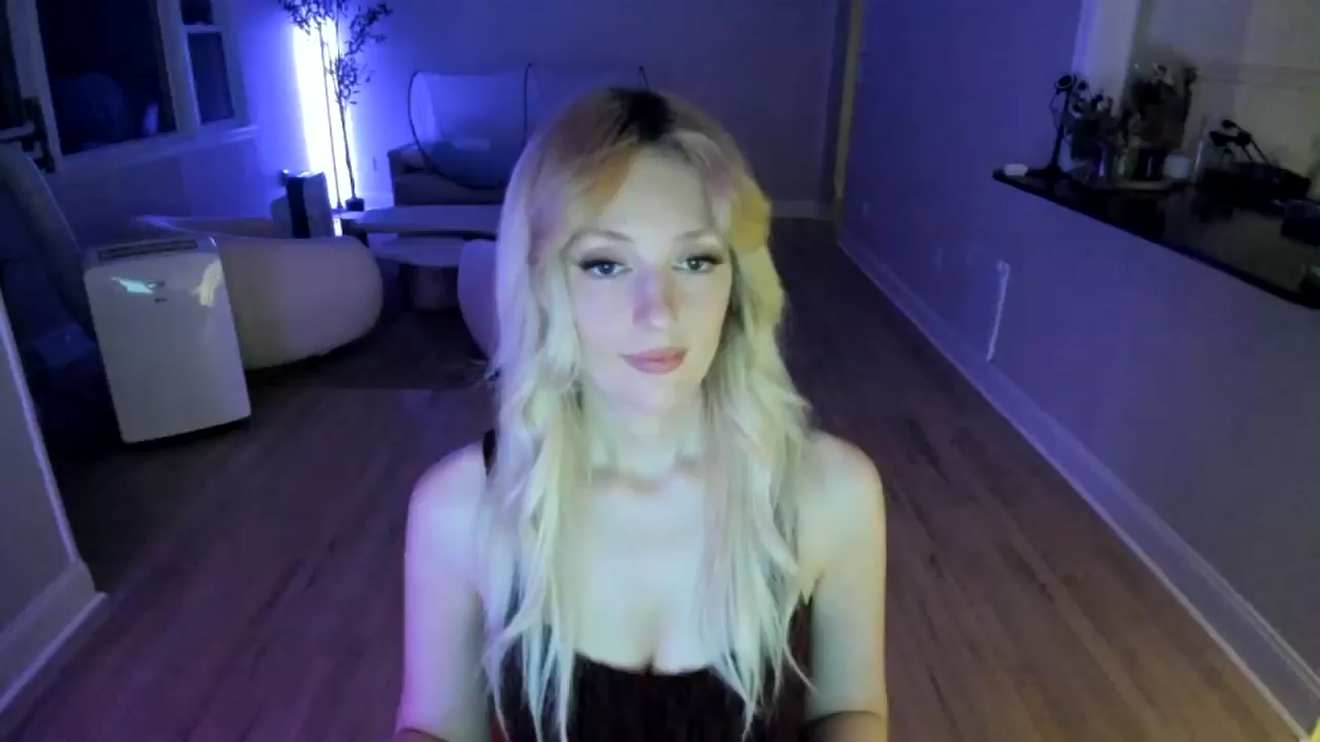 Gallery image thumbnail from Milk_Party's myfreecams stream on, 07/11/2025, 03:56 image 1 of 20