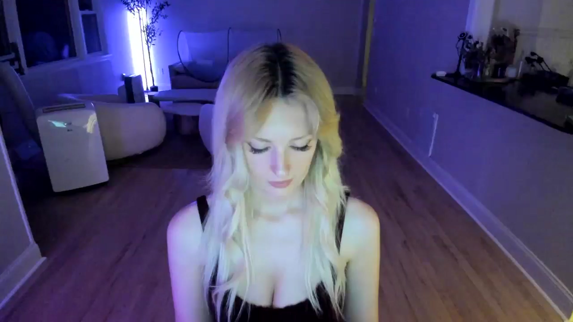 Gallery image thumbnail from Milk_Party's myfreecams stream on, 07/11/2025, 03:56 image 15 of 20