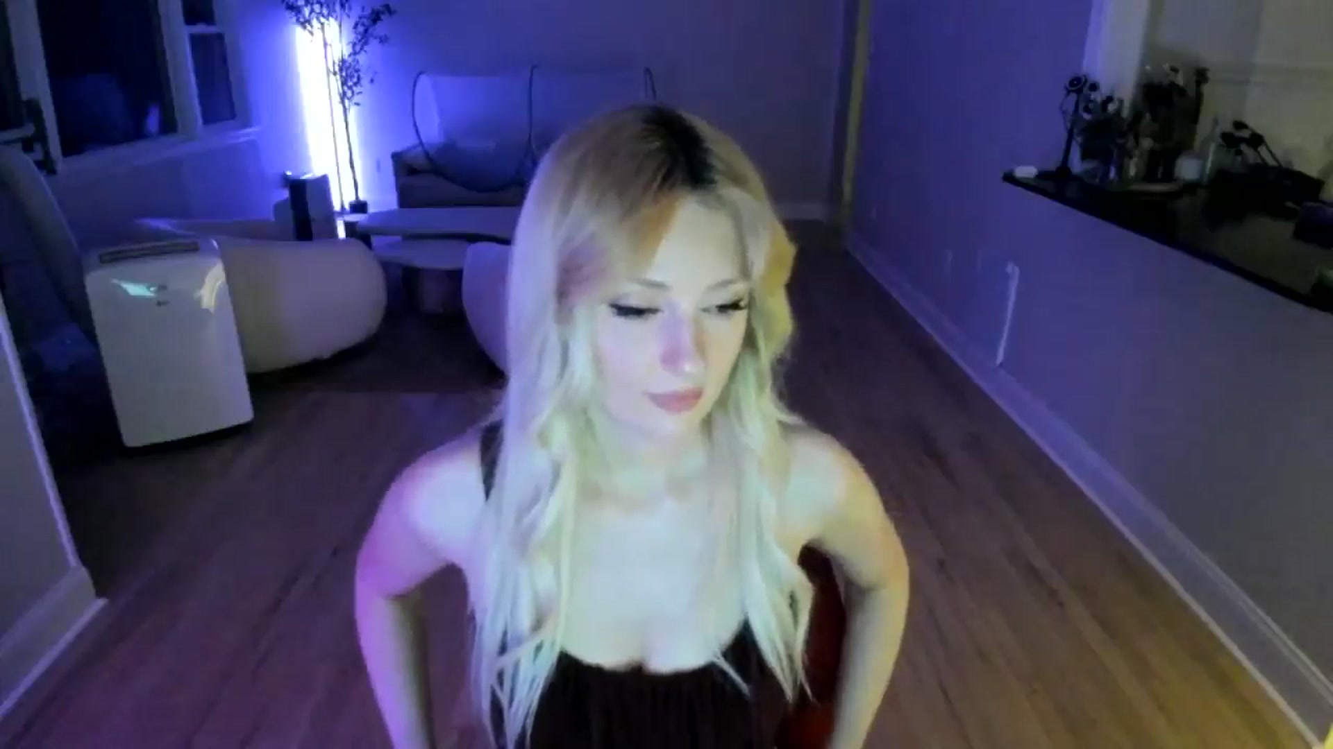 Gallery image thumbnail from Milk_Party's myfreecams stream on, 07/11/2025, 04:56 image 2 of 20