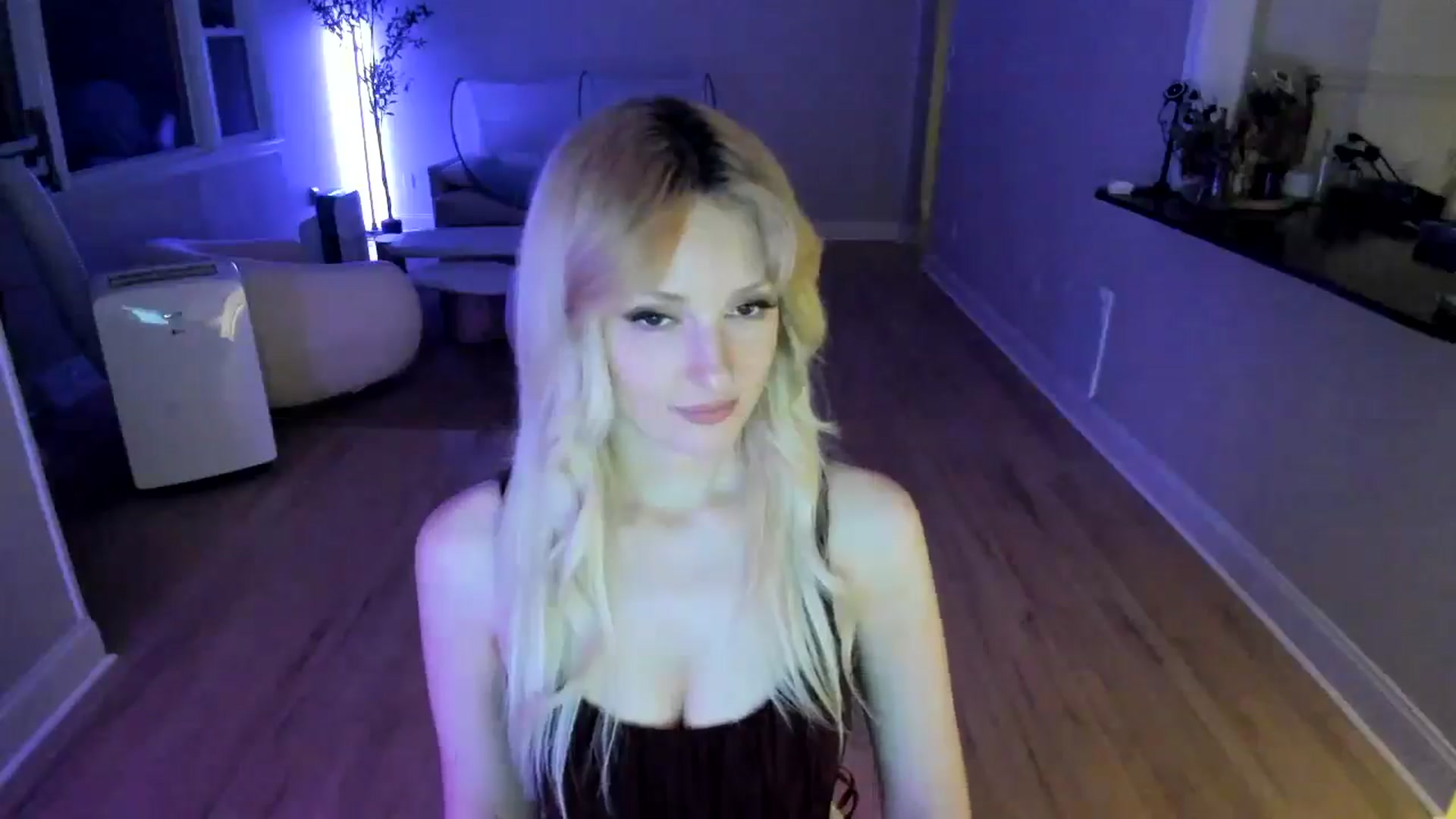 Gallery image thumbnail from Milk_Party's myfreecams stream on, 07/11/2025, 06:34 image 3 of 20