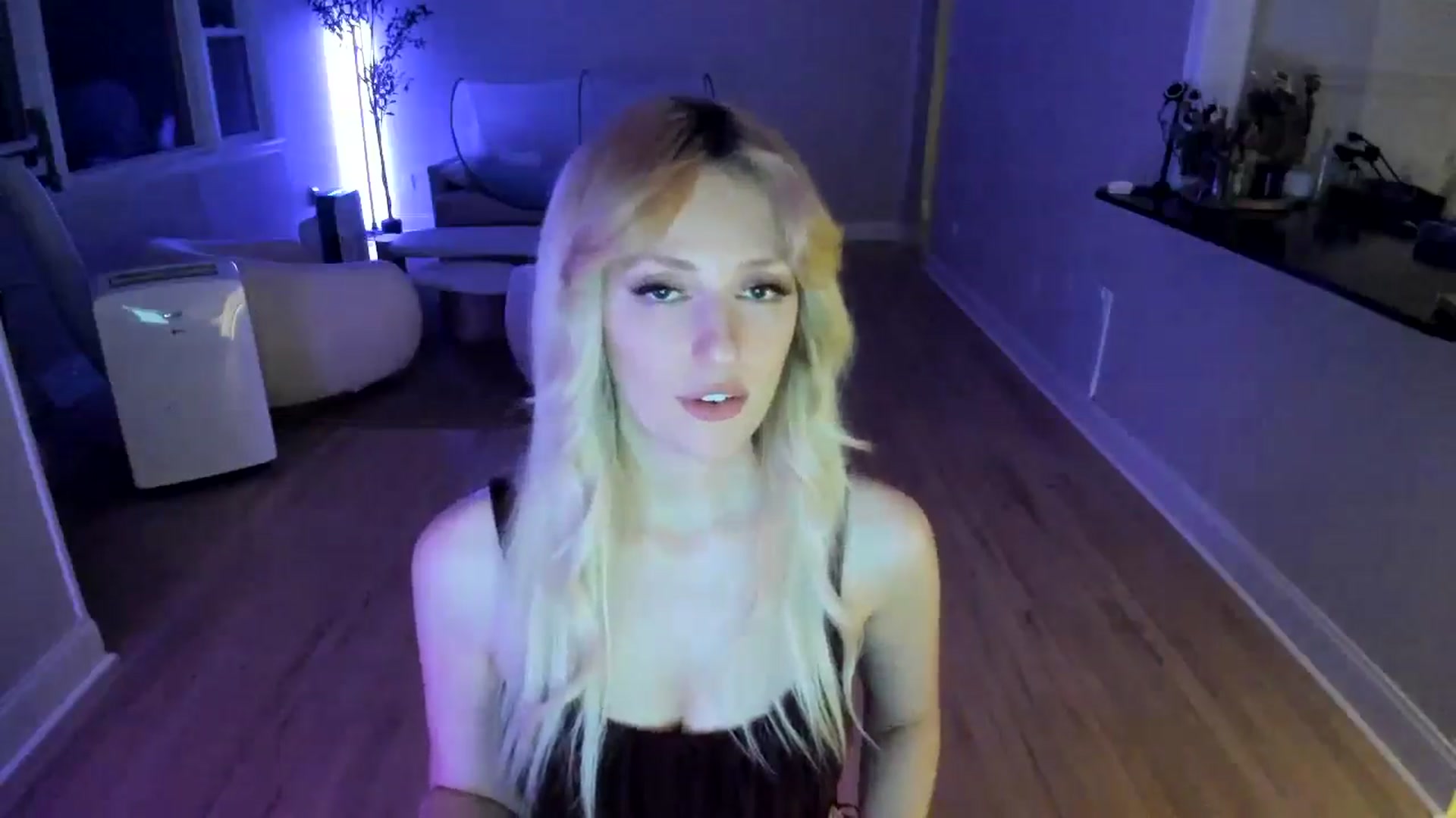 Gallery image thumbnail from Milk_Party's myfreecams stream on, 07/11/2025, 06:34 image 11 of 20