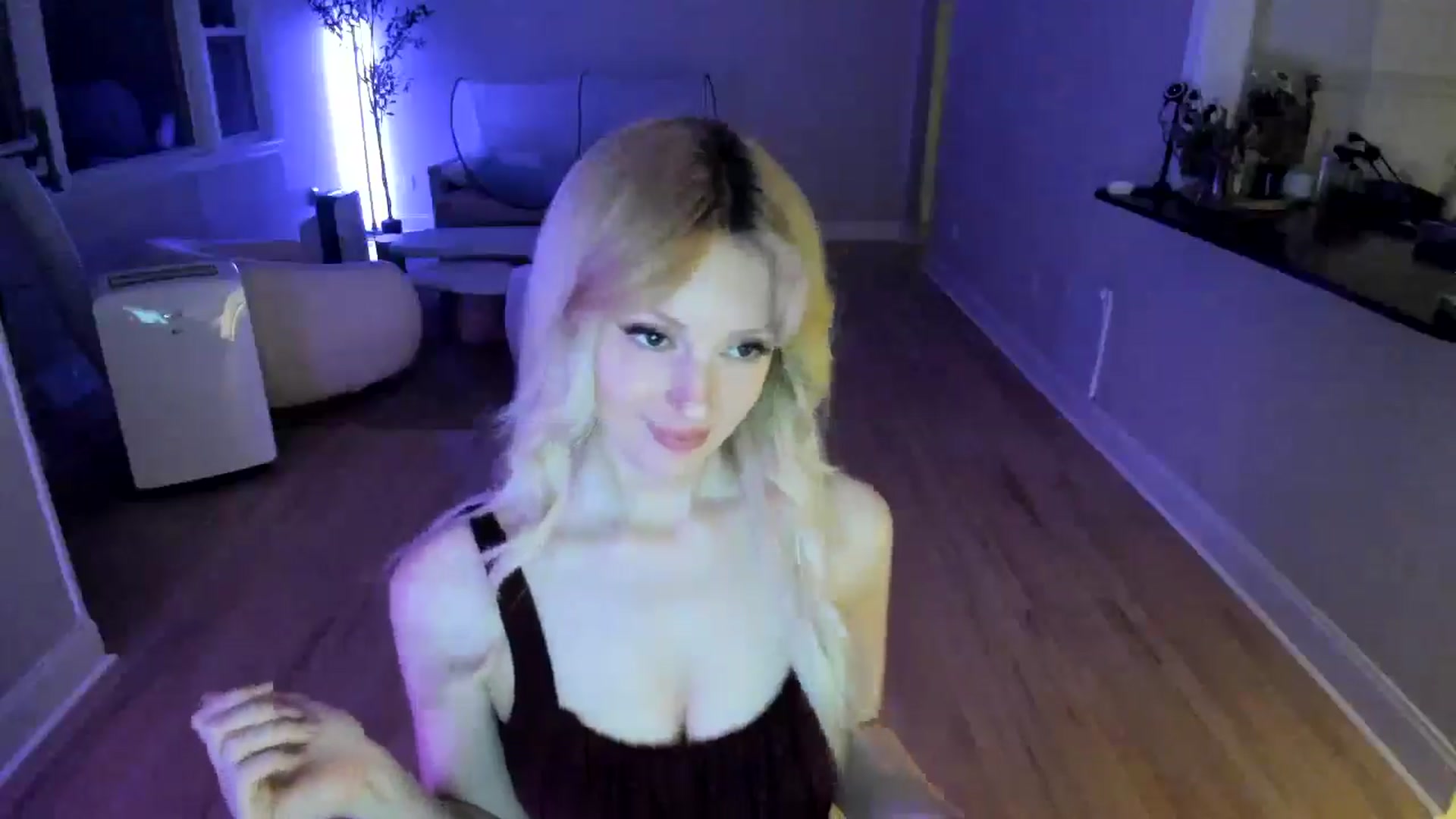 Gallery image thumbnail from Milk_Party's myfreecams stream on, 07/11/2025, 06:34 image 18 of 20