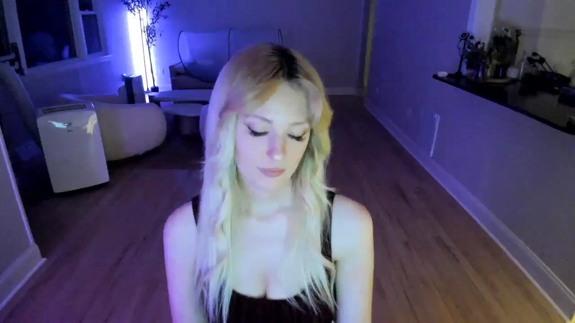 Gallery image thumbnail from Milk_Party's myfreecams stream on, 07/11/2025, 06:34 image 13 of 20