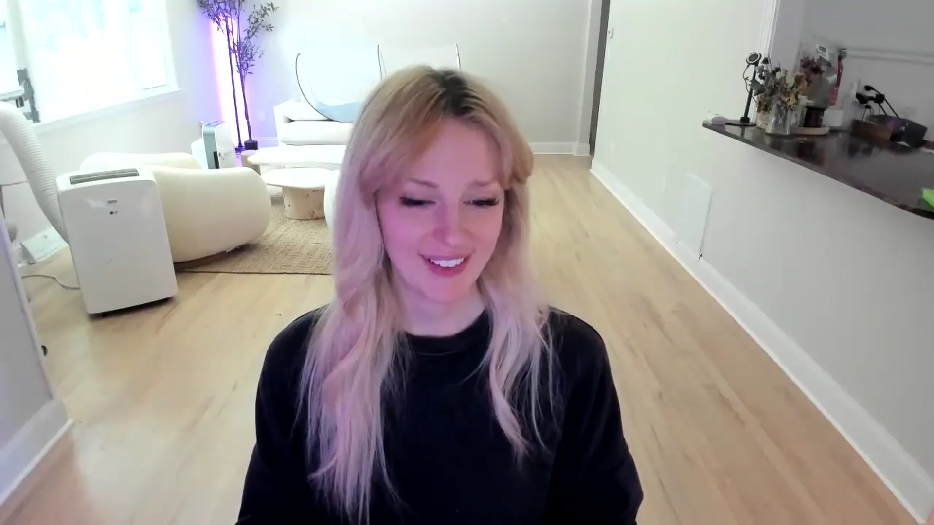 Gallery image thumbnail from Milk_Party's myfreecams stream on, 07/11/2025, 17:56 image 10 of 20