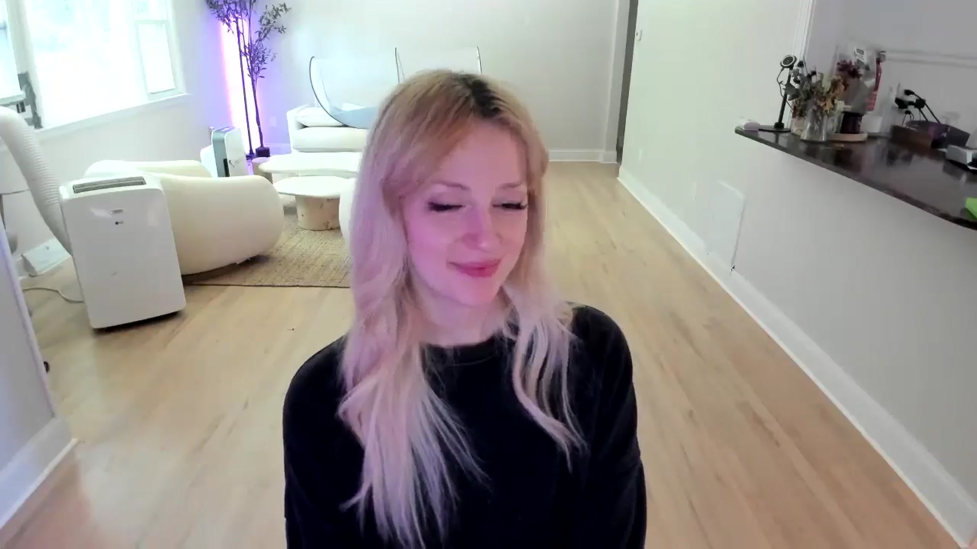 Gallery image thumbnail from Milk_Party's myfreecams stream on, 07/11/2025, 17:56 image 5 of 20