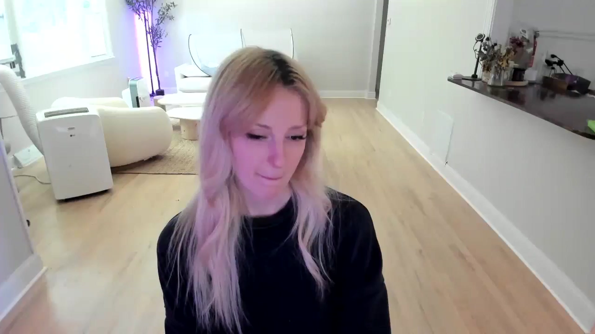 Gallery image thumbnail from Milk_Party's myfreecams stream on, 07/11/2025, 17:56 image 11 of 20