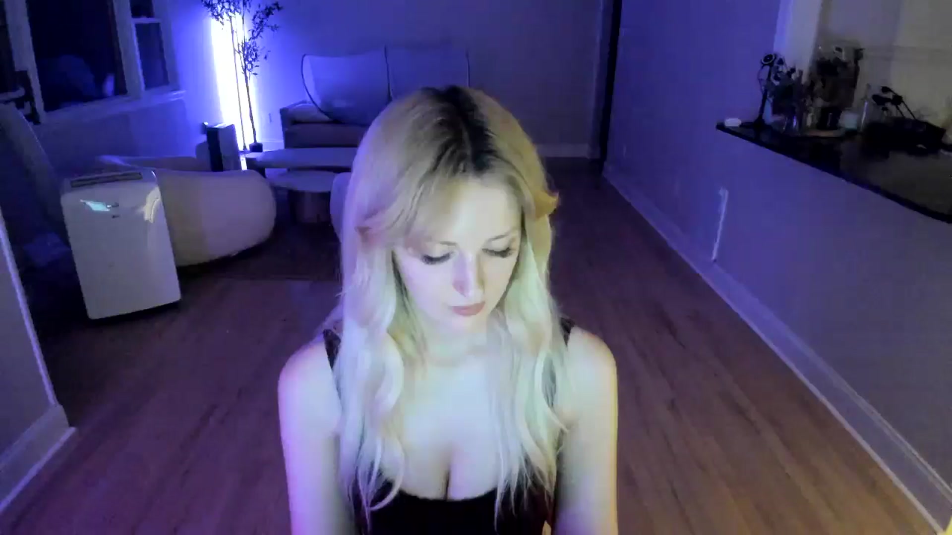 Gallery image thumbnail from Milk_Party's myfreecams stream on, 07/12/2025, 01:45 image 20 of 20